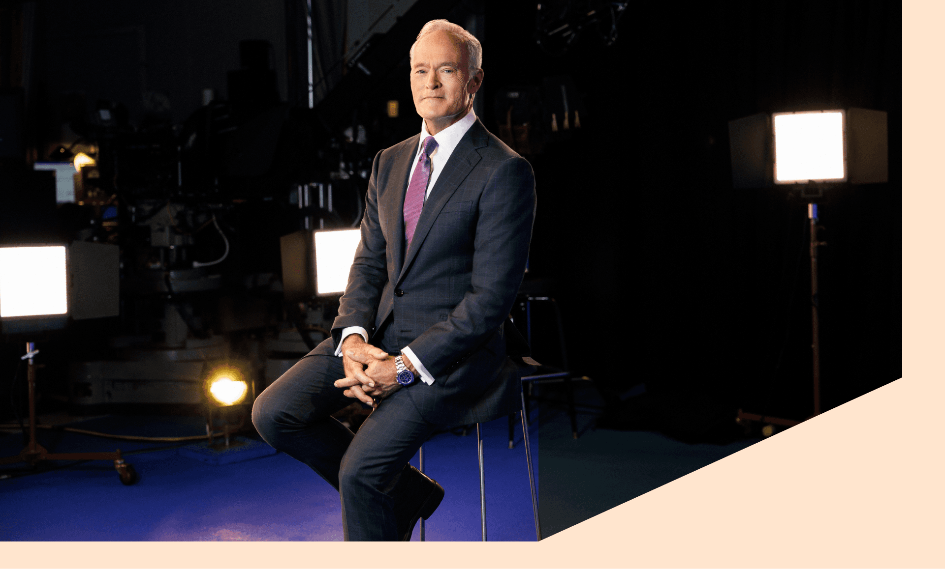 Scott Pelley poses in a studio.