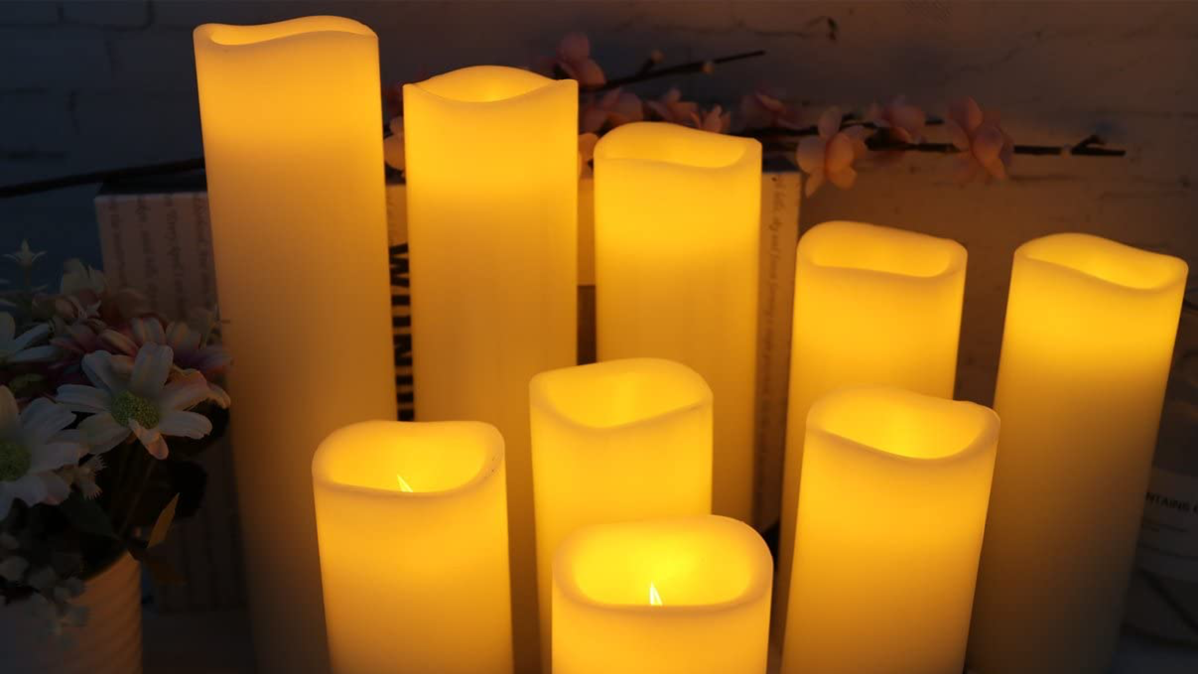 flameless flickering candles that are battery operated
