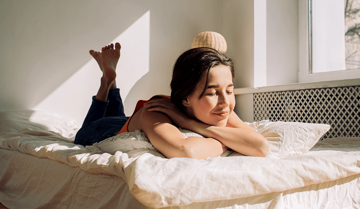 Featured image for I’m in Search of a Low Maintenance Self-Care Routine—Here’s How I’ve Started Supporting My Skin, Sans 10 Steps of Serums