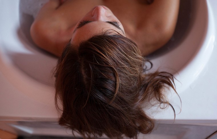 Featured image for How to turn your at-home bath into a detoxifying sweat session