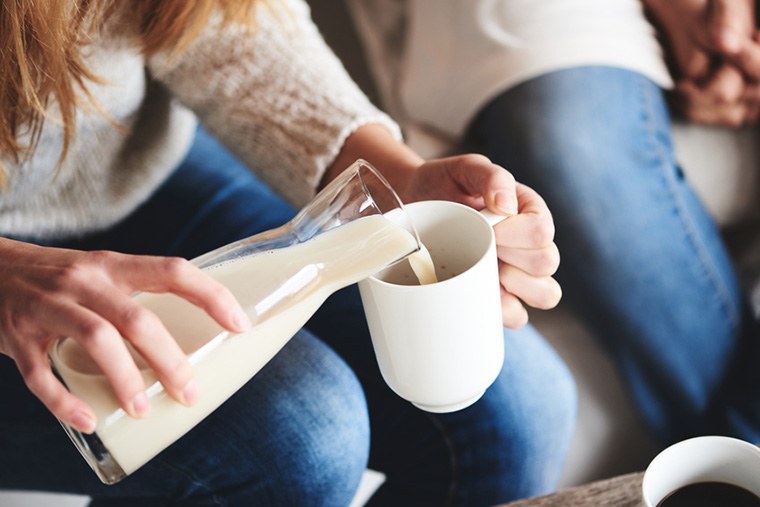 Featured image for Does oat milk cause less bloating than almond?