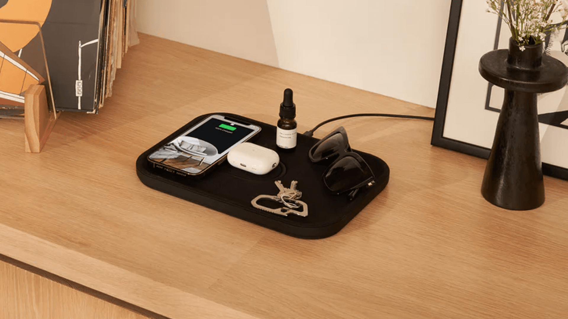 COURANT MAG:3 Classics Charger and Tray - Italian Leather, Multi-Device Charger Compatible with MagSafe iPhones 16, 15, 14, 13, 12 or Wireless AirPod Cases (Saddle)