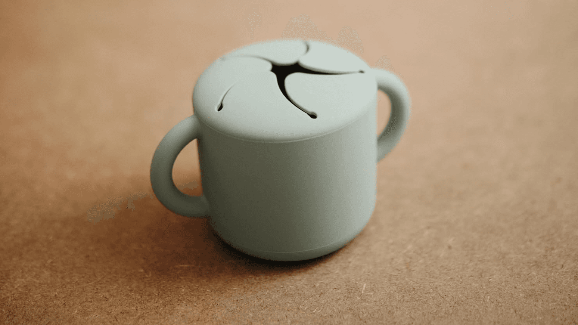 mushie Silicone Snack Cup | Spill Proof Food Container for Toddler and Baby (Cambridge Blue)