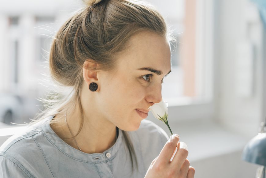 Featured image for Everything You’ve Ever Wanted To Know About the Scent of Your Vagina