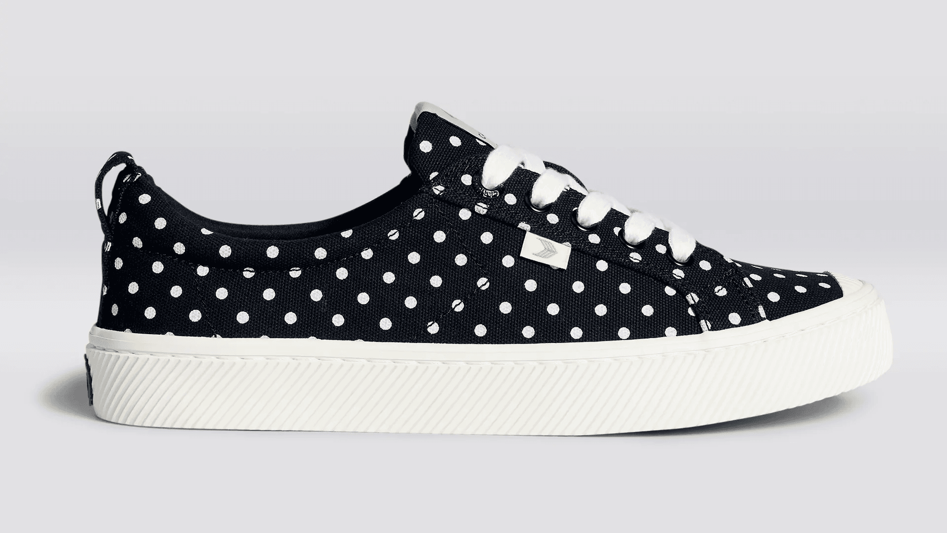 Cariuma sneaker
