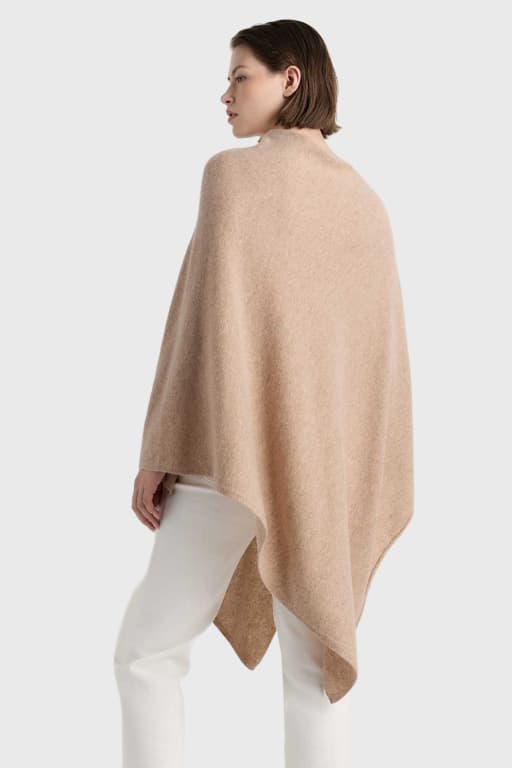Quince Poncho