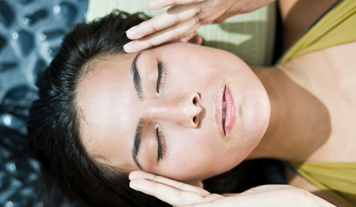 Featured image for Here's What Happened When I Tried 'Rapid Tapping' To Help Manifest a Lot of Things (Including Good Skin)