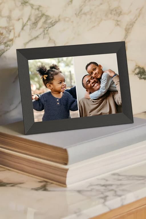 Aura Frames