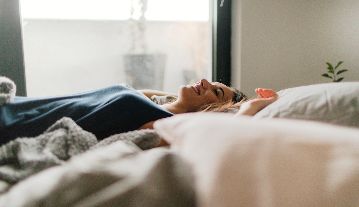 Featured image for 7 Hands-Free Grinding Vibrators That Do All the Work for You (Hi, Effortless Orgasms)